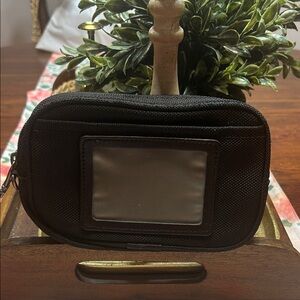 Tumi Zipper Black Travel Pouch